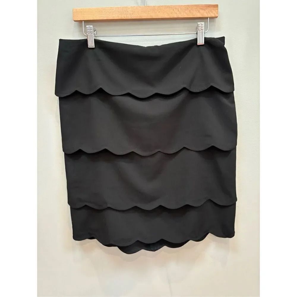 Alfani 10 black scalloped tiered pencil skirt - gold back zip